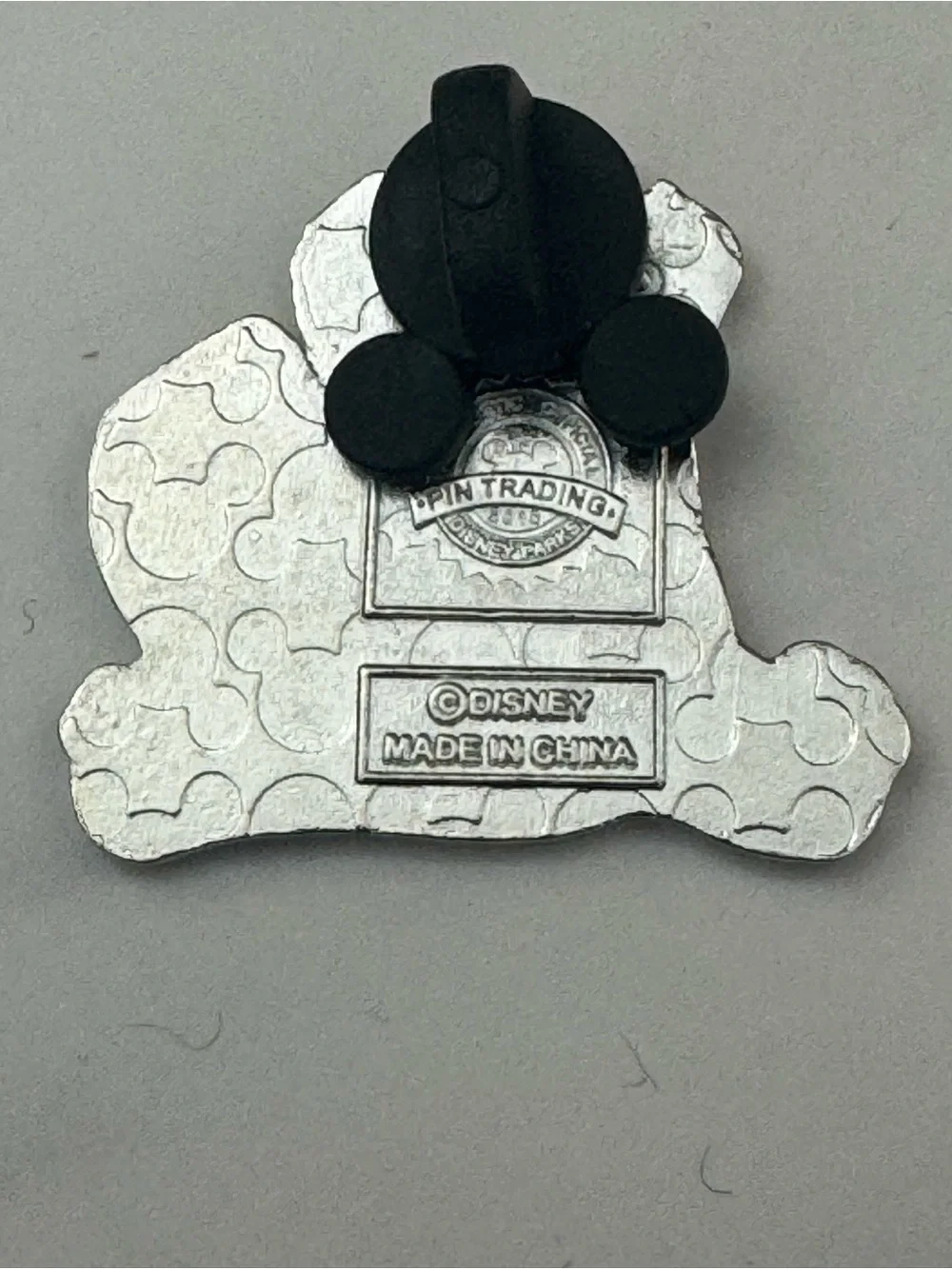 5/$25 Disney Alice in Wonderland Sitting Cheshire Cat Pin